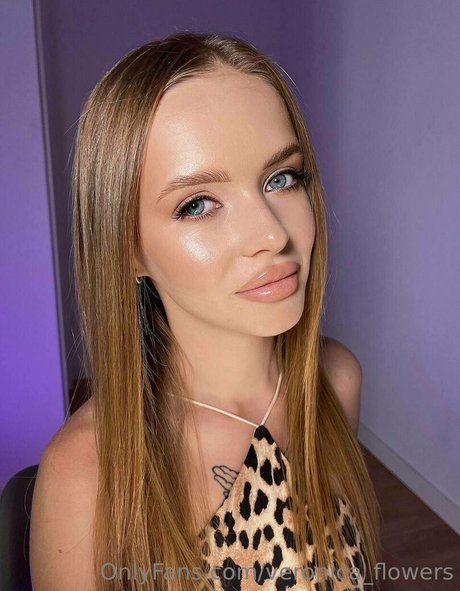 veronica flowers model beautiful image