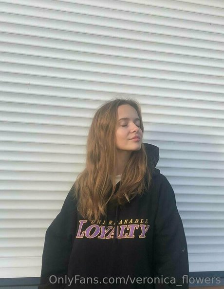 veronica flowers Profile pic
