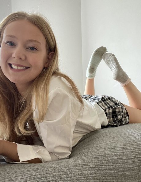 Librarosebud star exclusive picture