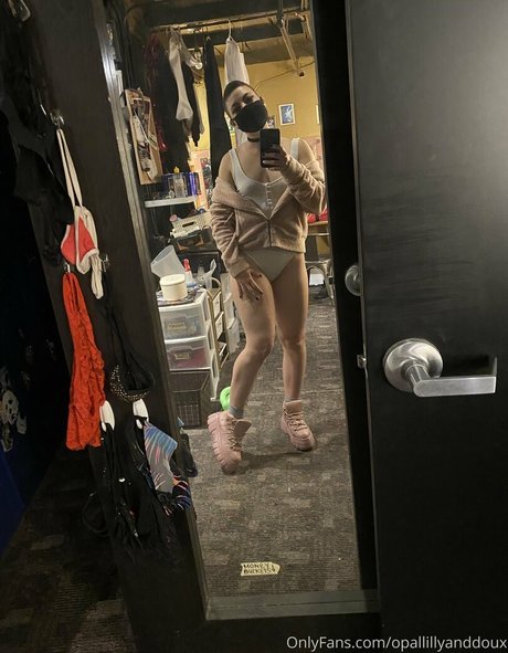 opal lilly onyx star exclusive pictures