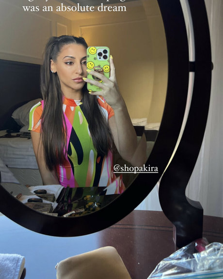 Andrea Helfrich star top pic