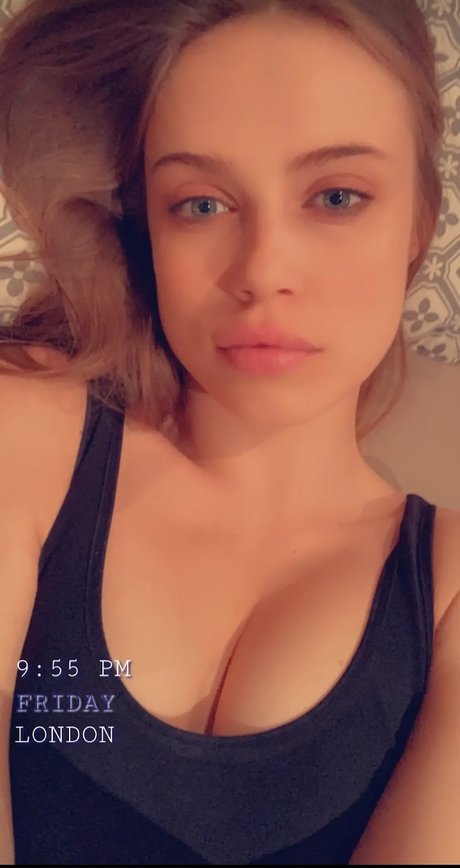 Xenia Tchoumi pretty actress pic