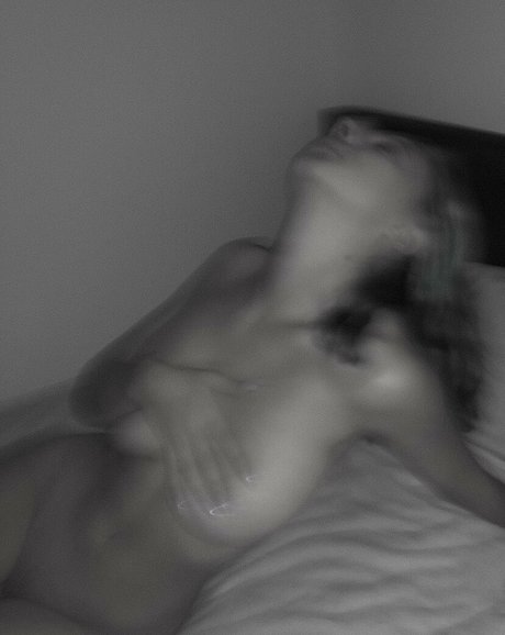 liloo moon model nude img