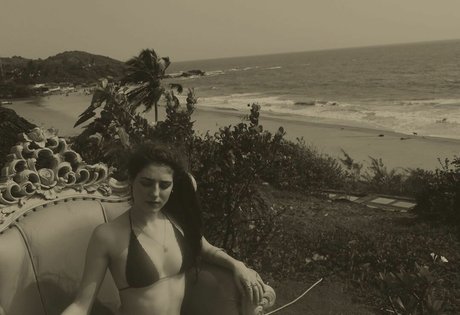 Jasmine van den Bogaerde pretty model pictures