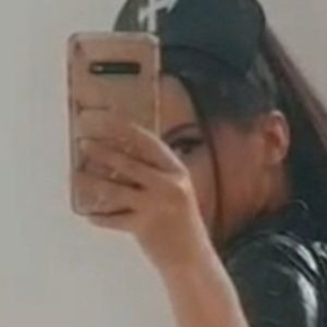 Cuffmeupbuttercup nude model gallery