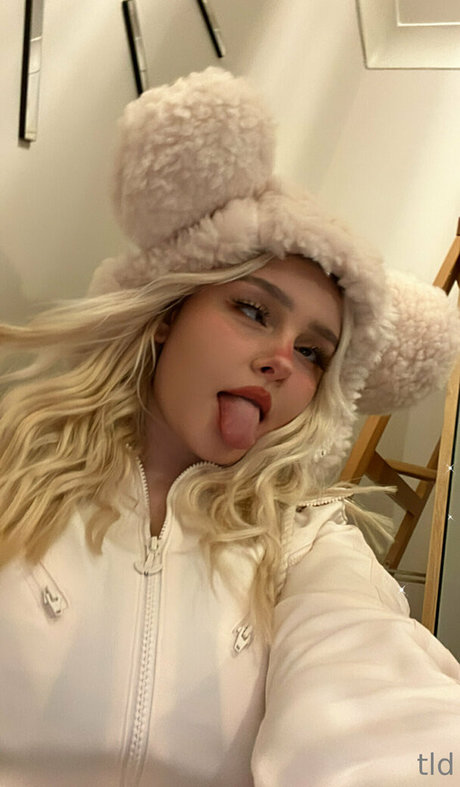 titslikedaisy top star pictures