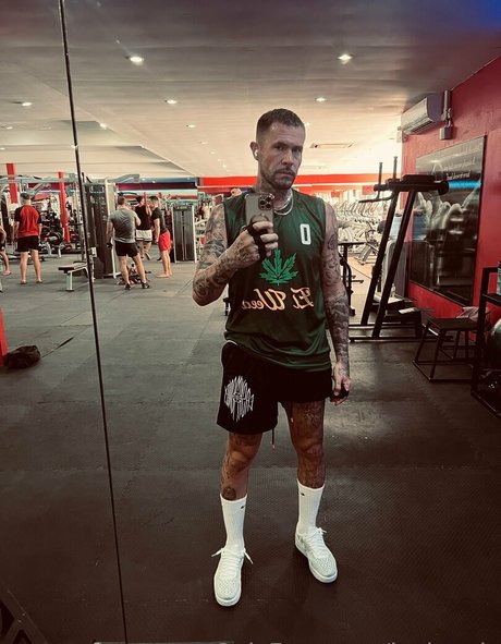 loohoodz model exclusive gallery