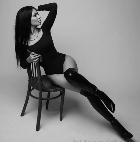 olivi pearl naked star galleries