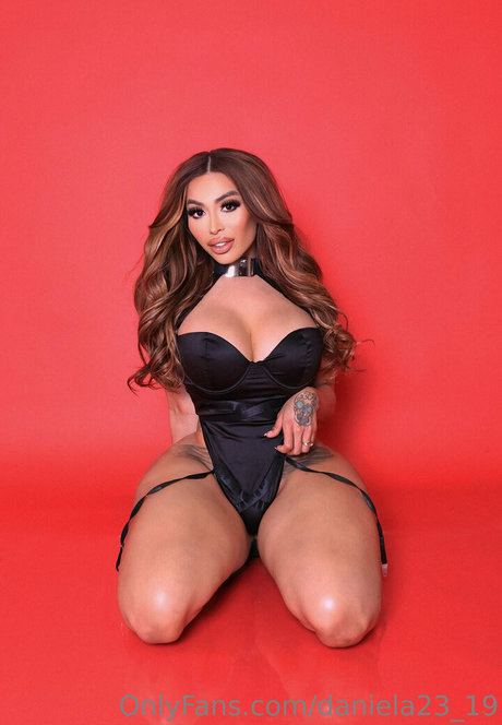 daniela23 19 nude model picture