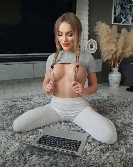 esmeraldai model erotic images