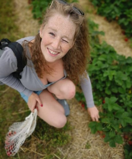 Jojo Kiss model hot images