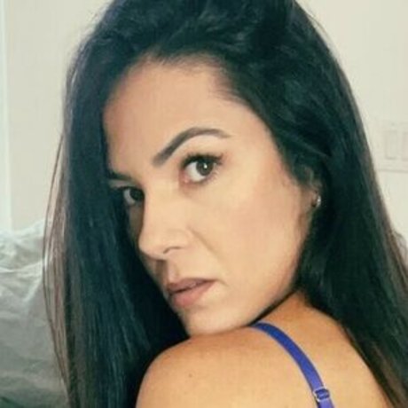 Laura Thomaz nude pornstar archive