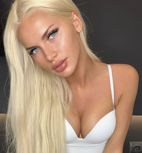 pregnant nude onlyfans hot photo