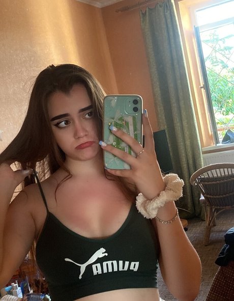 lelyamt star erotic photos