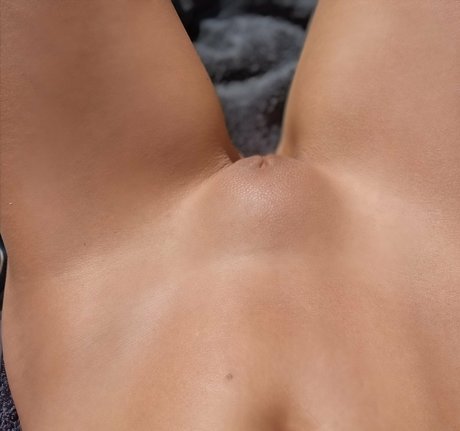 lola rose x top actress pictures