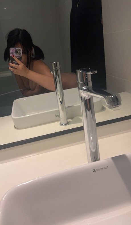 ookiiieee model high quality photo