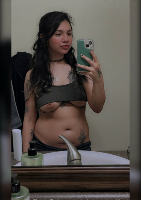 Msmayfire model adult pic