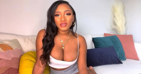 Worship India nude pornstar img