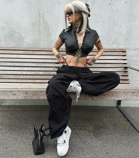 aesthymes model beautiful img