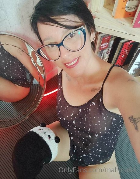 mahina84_ model hot image