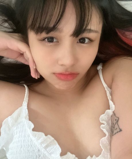 sadparu porn model img