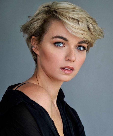 Jess Bush adult model img