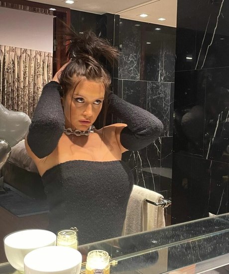 Adele Exarchopoulos model perfect pic