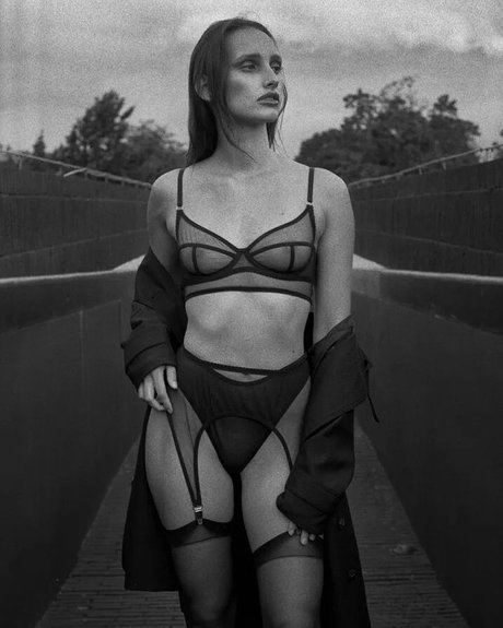 Paula Szenejko pornstar pics