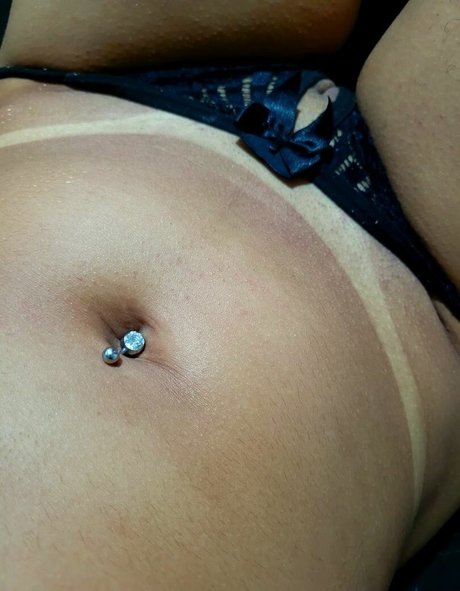 Thayna_ free pornstar img