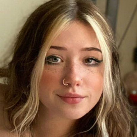 br4ttydeath model nude image