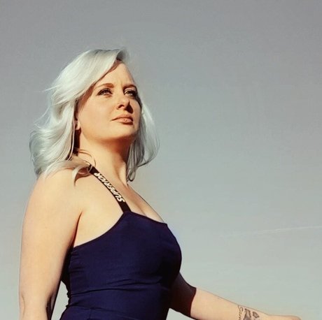 Kimberly Moon naked pornstar gallery