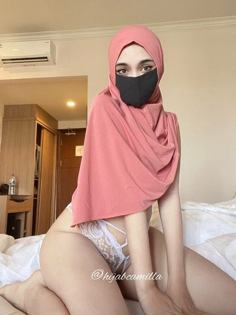 Hijab Camilla erotic actress gallery