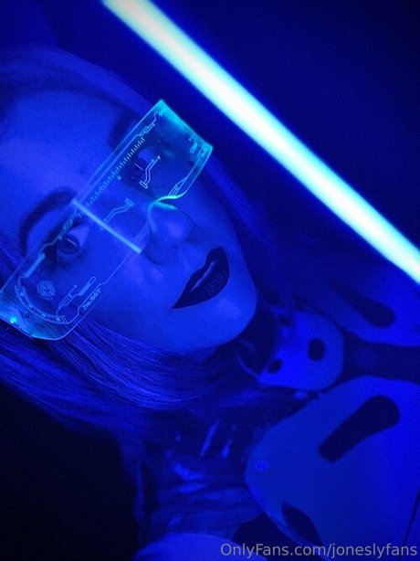 joneslyfans pretty model picture