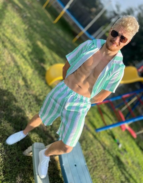 joneslyfans nude pornstar img