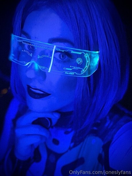 joneslyfans exclusive star images