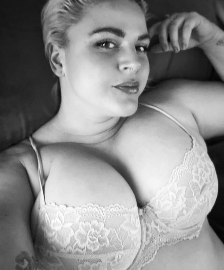 Rawlyssa model adult galleries