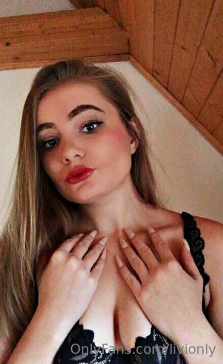 livionly art model images