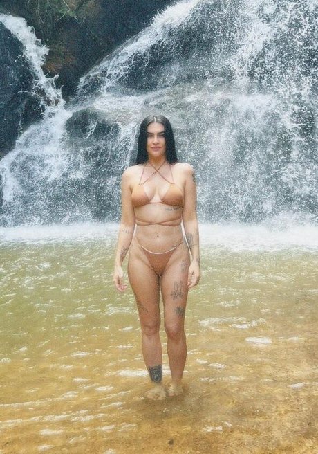 Cleo Pires nice model picture