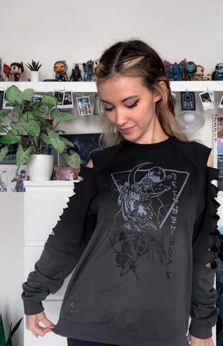 Echochlo pretty actress picture