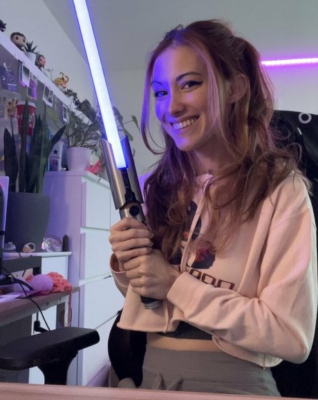 Echochlo model pornographic photos