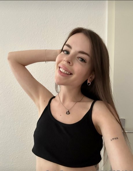 chloecuttie star nude photo