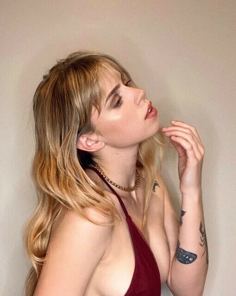 Cera Gibson model porn image