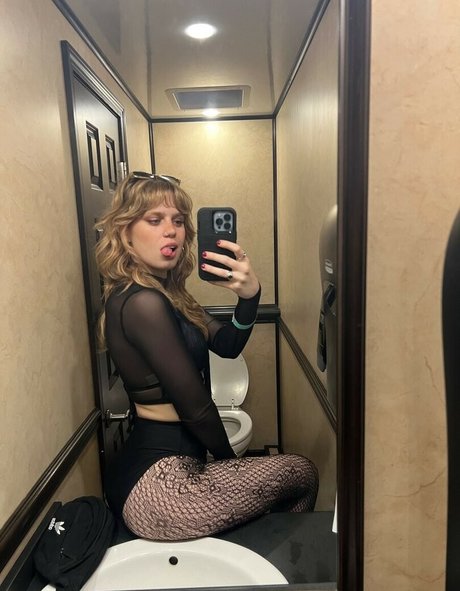 Cera Gibson pornstar erotic photo