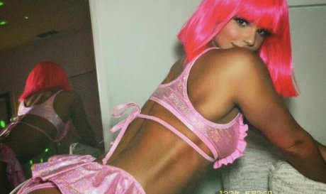 Chloe Swain model pornographic pics