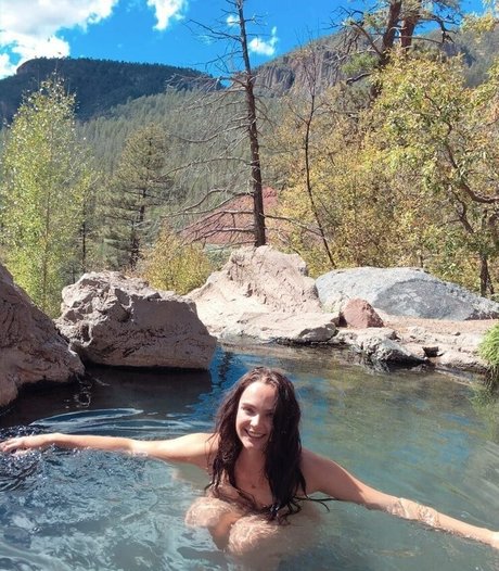 Stevie Lynn Jones adult model pics