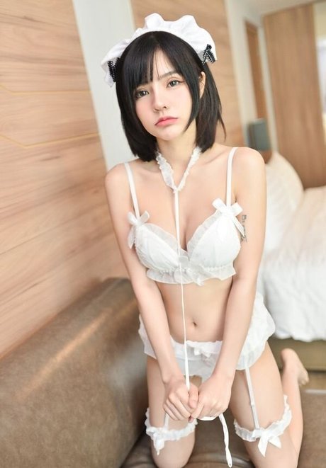 Kaijeaw Sirinrat star sexy image