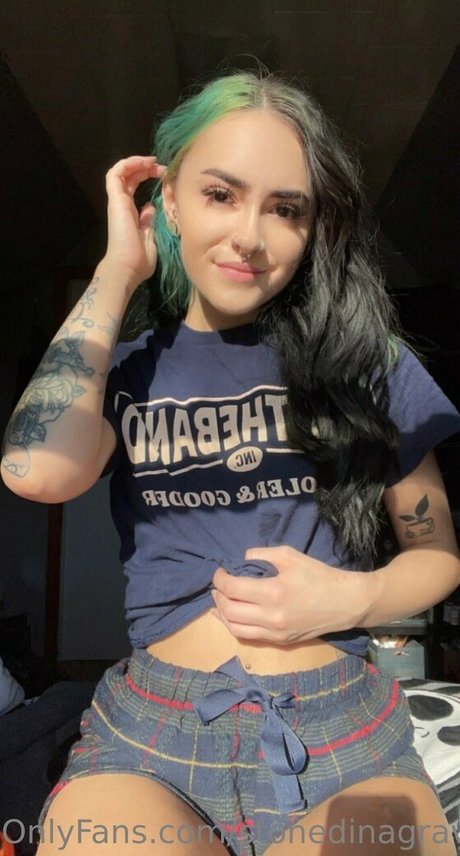 stonedinagraveyard hot model pics