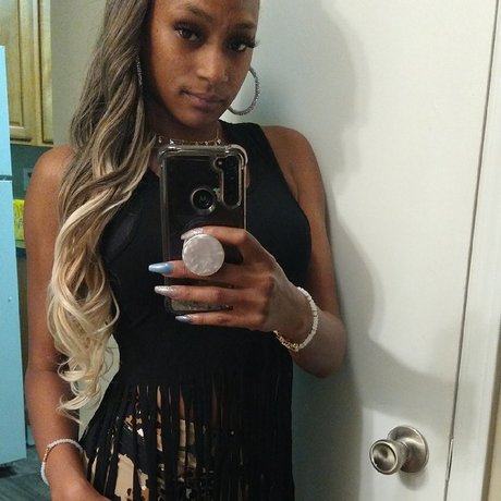 Lula May naked star img