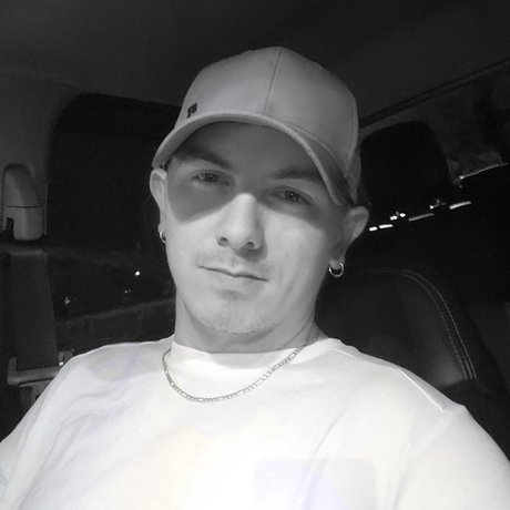 Luke Winchester model naked images