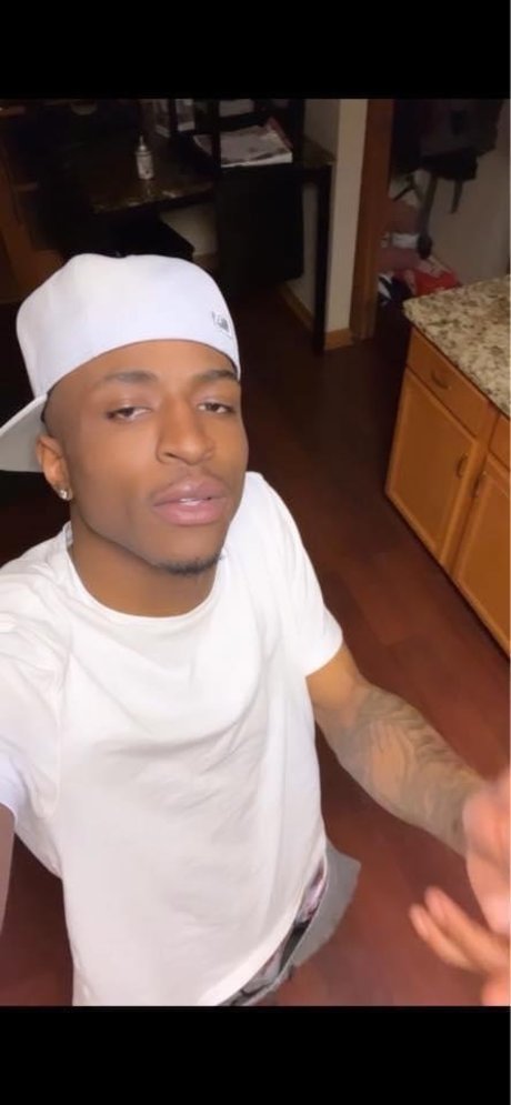 Mojo YFS star erotic pictures